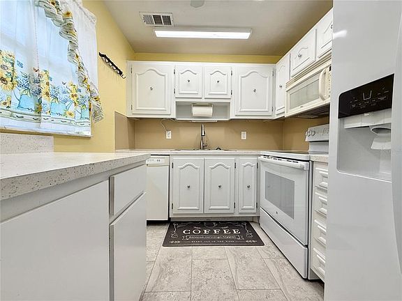 2nd image of 11817 Bayonet Ln