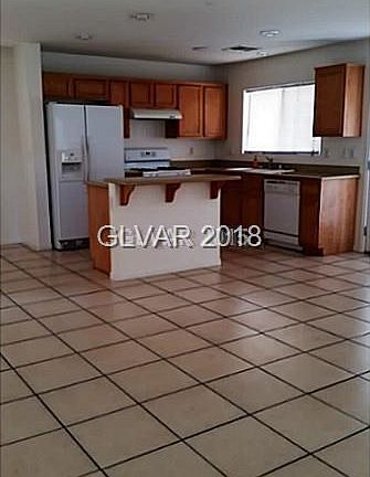 2nd image of 460 N Christy Ln