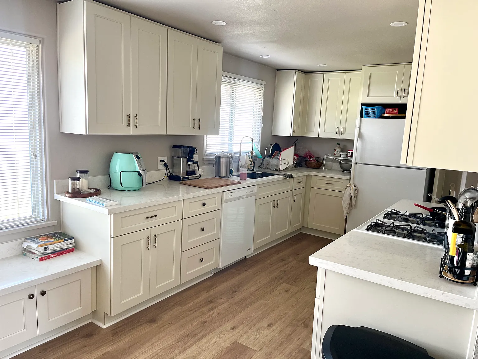 3 bed, 1356 sqft, $900 — Photo 2