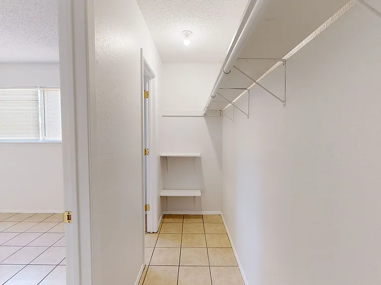 2208 Cooke Dr — Photo 16