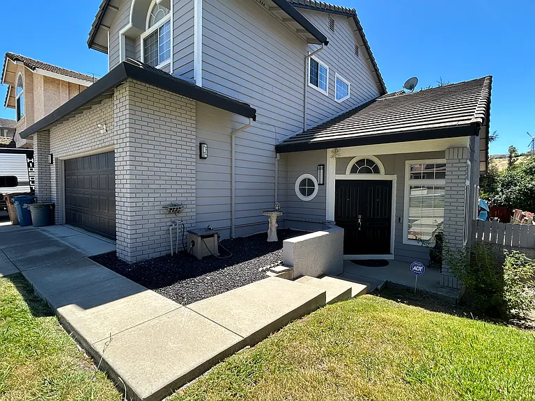 4416 Folsom Dr — Photo 2
