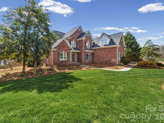 4th image of 1132 Village Lake Dr