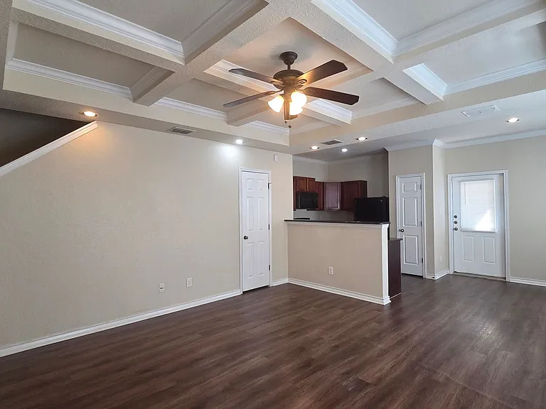 4916 Appleseed Ct — Photo 5