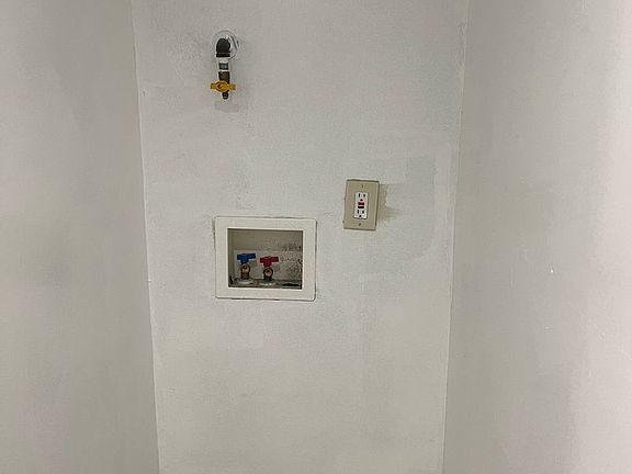 4th image of 6900 Eastondale Ave #6900