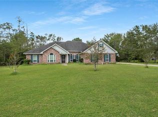 30031 Berlin Ln, Lacombe, LA 70445