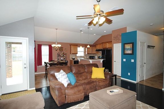 4th image of 3403 Frederick Dr