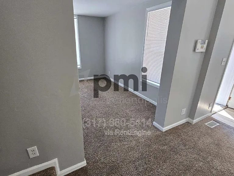 153 S Cypress Ave — Photo 27