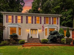 56 Union Hill Rd, Morris Plains, NJ 07950