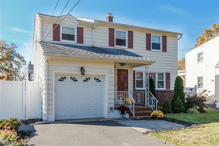 2nd image of 242 Katherine St