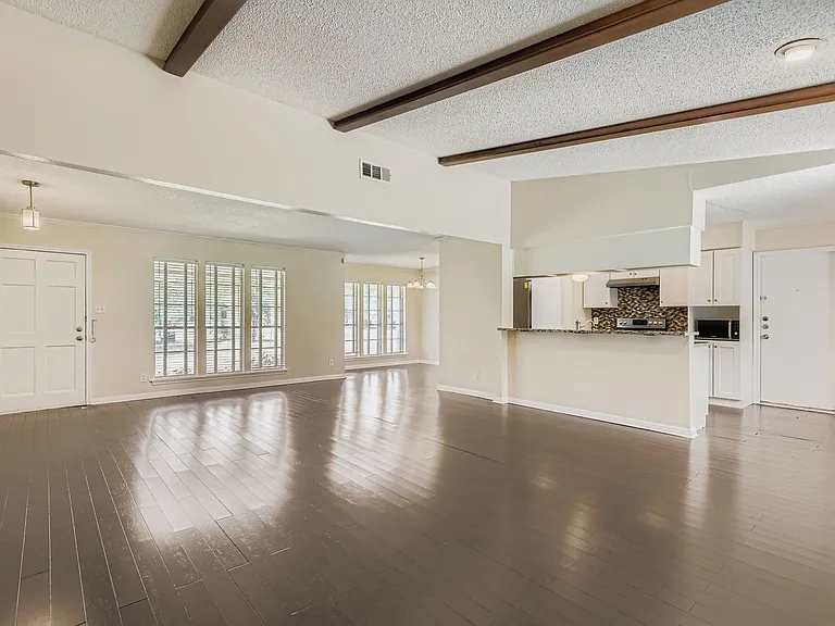 5313 Basswood Ln — Photo 6