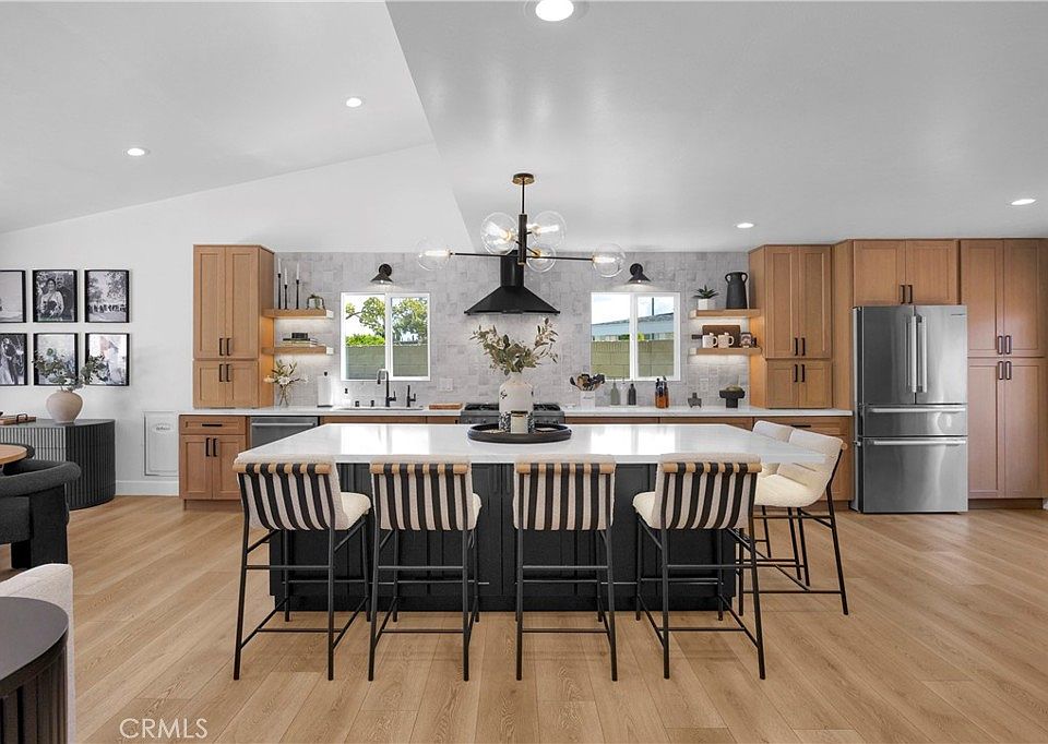 1st image of 5141 Churchill Ave