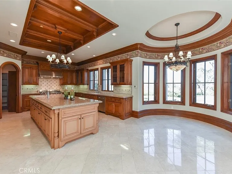 11 Skyridge — Photo 13