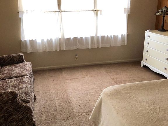 Upstairs bedroom 
