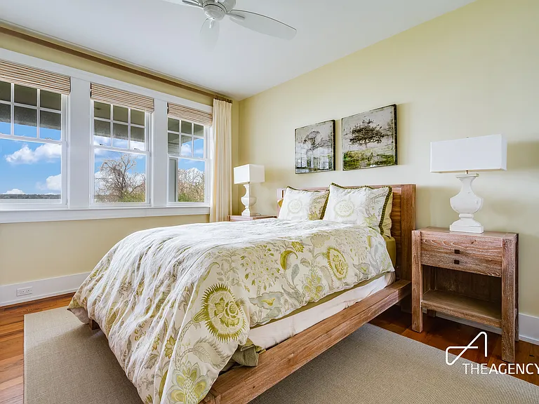 225 E Lake Dr — Photo 17