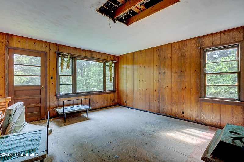 5th image of 373 New Vermont Road