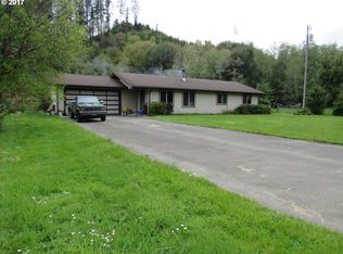 10056 Lone Pine Ln, Myrtle Point, OR 97458