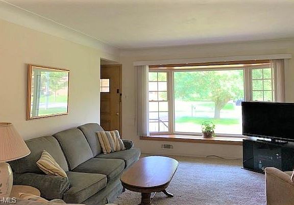 4th image of 8738 Falls Ln