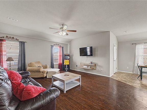 2nd image of 6202 SW Warrington Rd