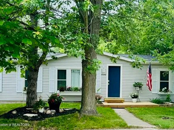 4340 Balmoral Dr, Lansing, MI 48911