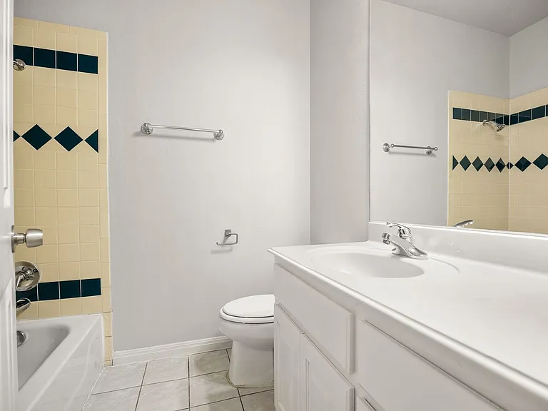 1604 Lakeway Blvd — Photo 17