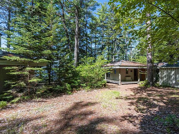 2nd image of 207 Middle Fork Rd