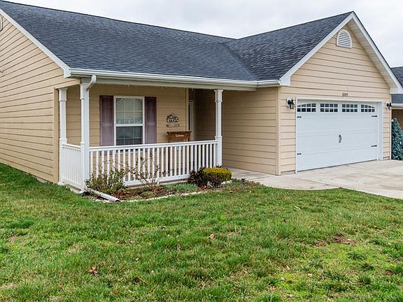 3rd image of 1009 Hawk Ridge Dr