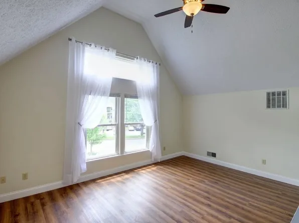 3335 E Covenanter Dr, Bloomington, IN 47401