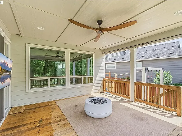 47 S 39th Dr — Photo 24
