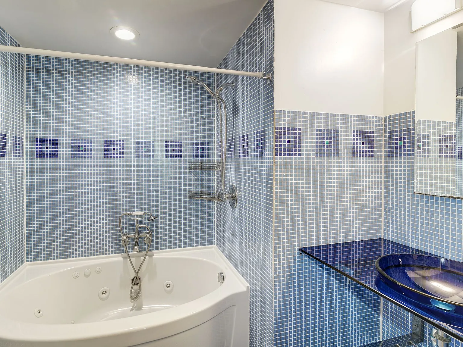 1 bed, 1000 sqft, $2,395 — Photo 4
