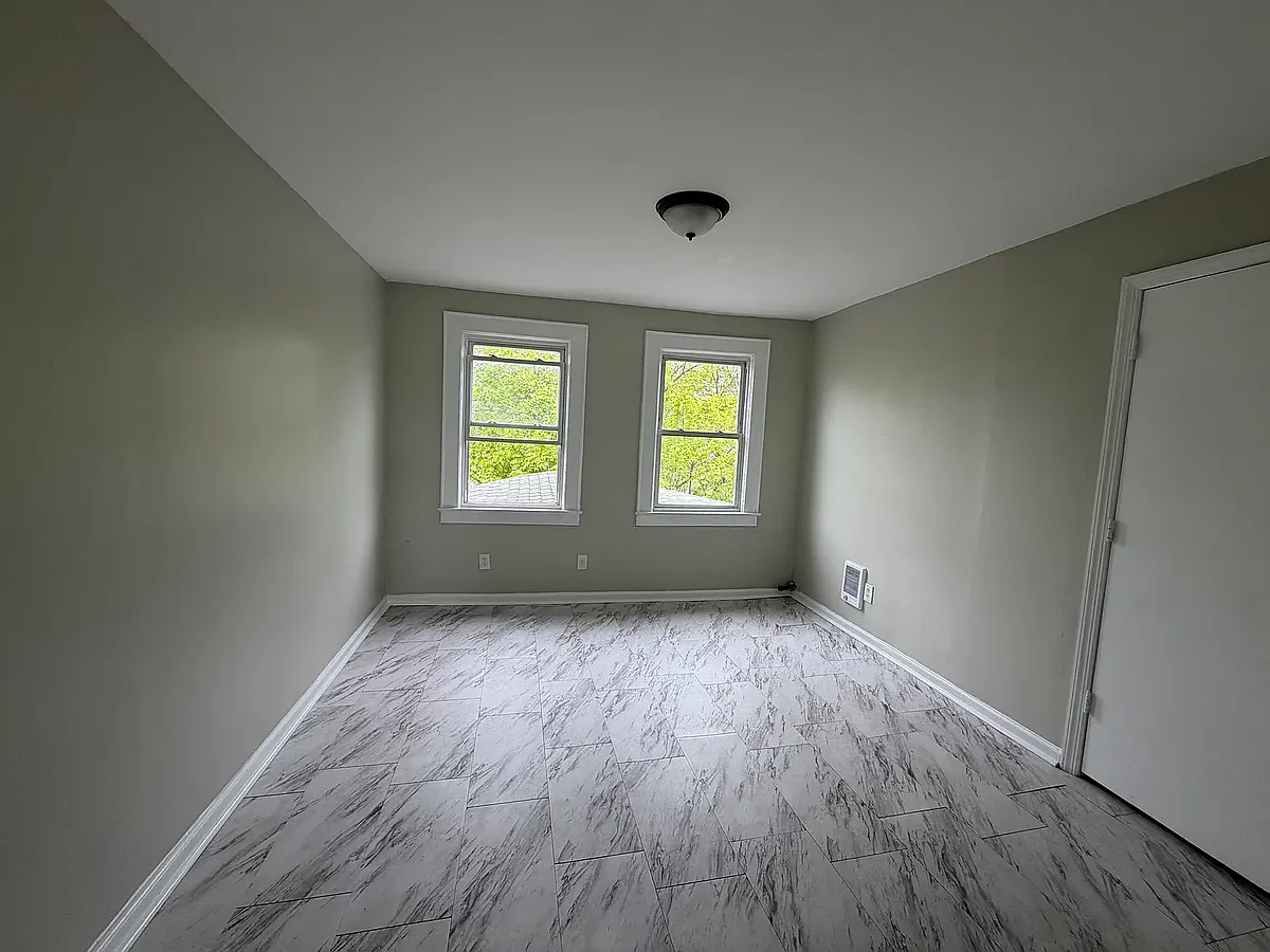Building Photo - 176 Scheerer Ave #6C
