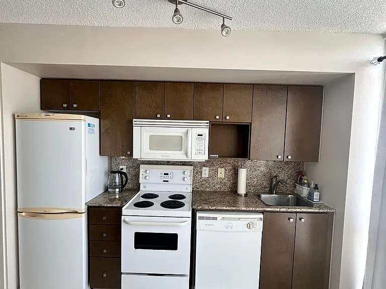 11 Brunel Ct E #5009 — Photo 3