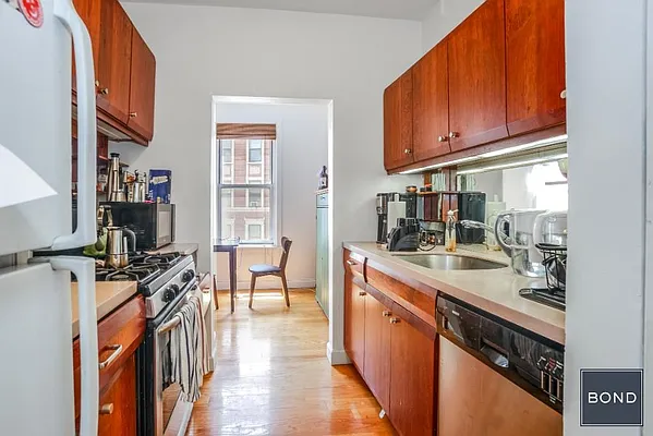 Rented by Bond New York | media 22