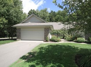 7072 Tree Top Ln NE, Rockford, MI 49341