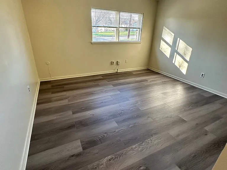 120 Linden Dr — Photo 5