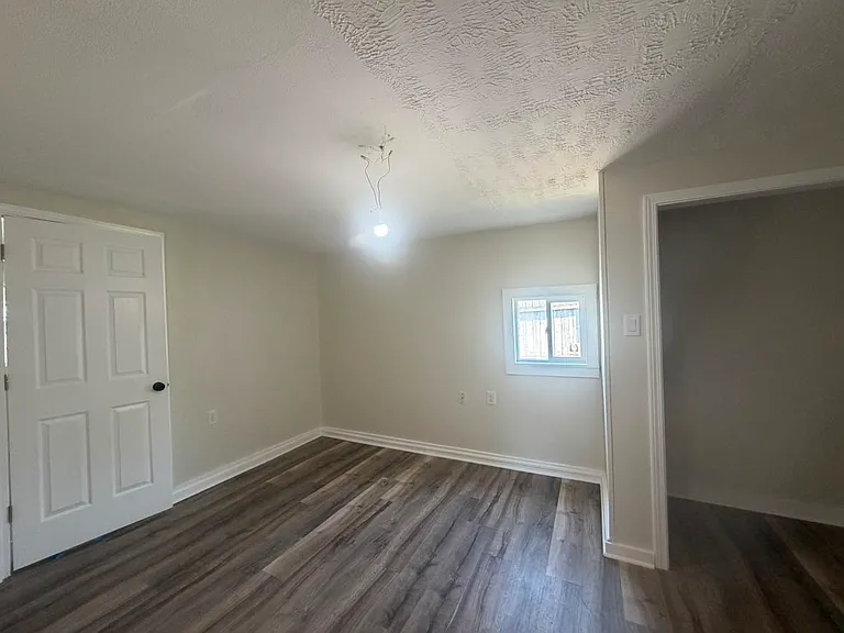 2146 Gent Ave — Photo 6