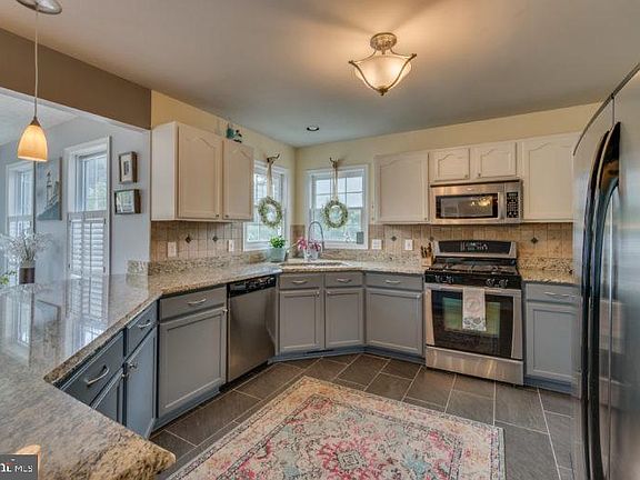 5th image of 7202 Cattail Ct
