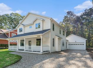 46304 Station Rd, New Buffalo, MI