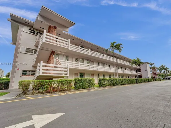 700 Layne Blvd APT 315, Hallandale, FL 33009