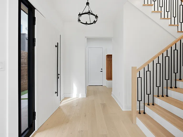 4222 Munger Ave — Photo 5