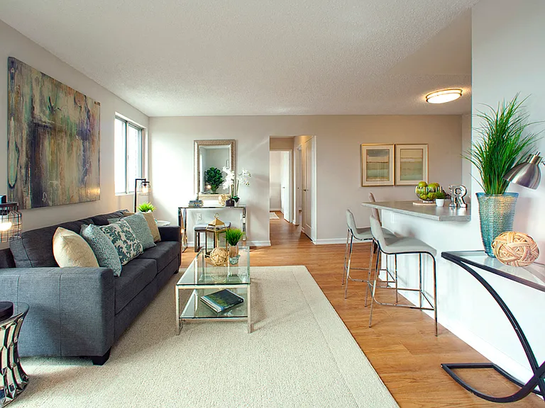82 Millside Dr — Photo 5