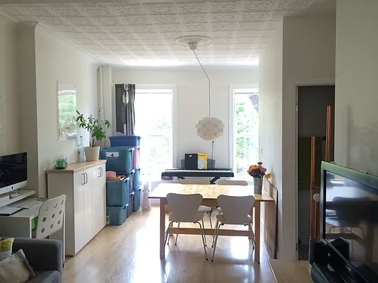 Rented by Realty Collective | media 6