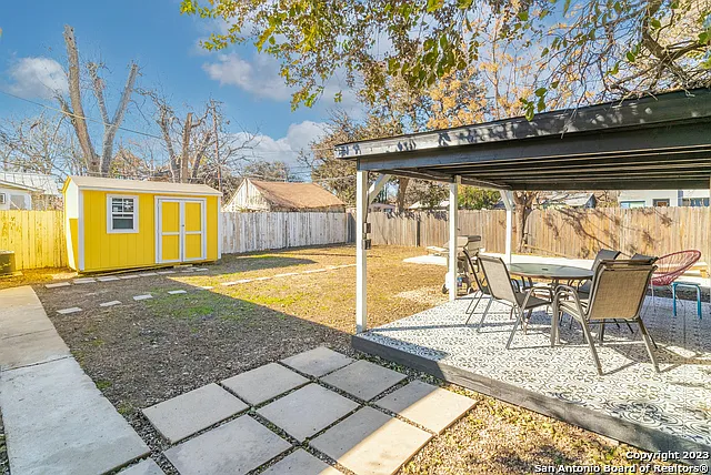 475 E French Pl — Photo 36