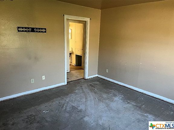 2nd image of 1705 Emily Dr