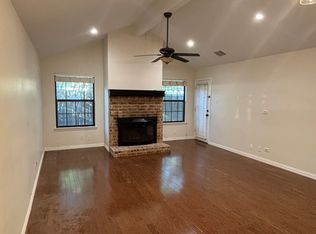 406 Village Ln, Buda, TX 78610