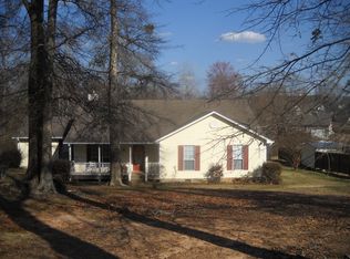 104 Crestview Ln, Valley, AL 36854