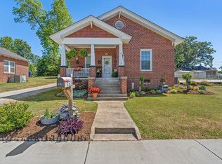 121 Sherard Ave, Ninety Six, SC 29666