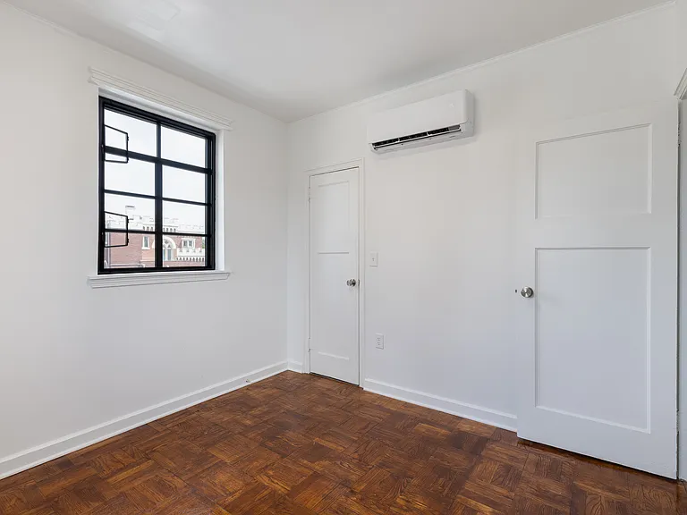 Marleigh Apartments — Photo 40