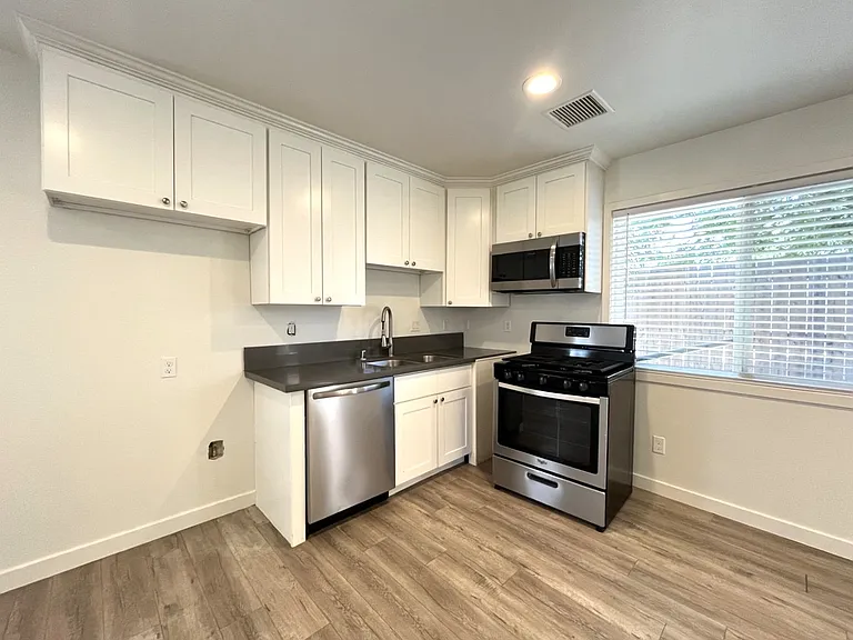 1629 Kendall Dr — Photo 30