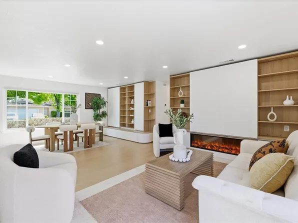 843 Hibiscus Ln, San Jose, CA 95117