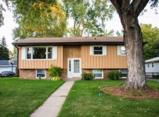 1903 Grant Rd, Arden Hills, MN 55112